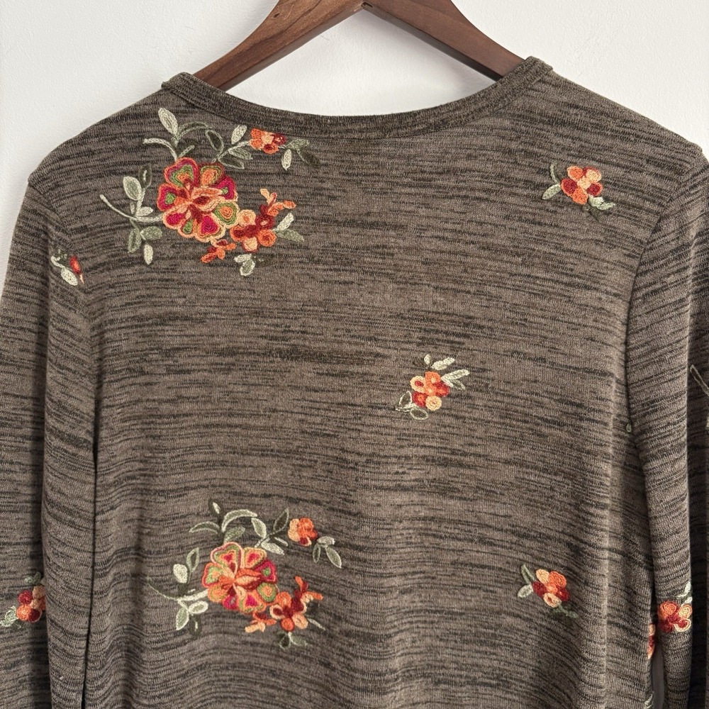 Fig and Flower Womens Floral Embroidered Sweater Cardigan Size M Heather Brown - Picture 5 of 10